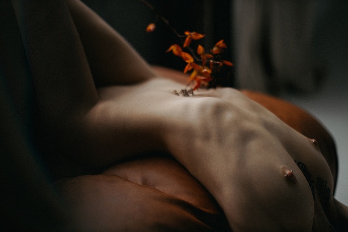 Art nude photo shoot in the studio. Lisa - 18+, My, Erotic, Girls, Boobs, Booty, Strawberry, Models, Photographer, PHOTOSESSION, Sexuality, Sex, Nipples, Piercing, BDSM, Body, Sensuality, Naked, Fetishism, NSFW, No face